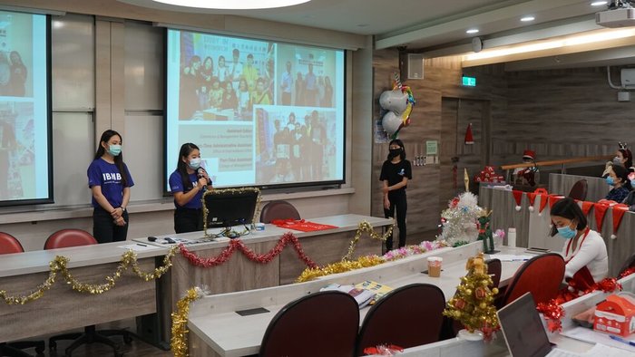 The Season To Be Jolly: Christmas and International Lounge圖片