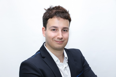 “From Academia to Industry: Prominent Alumnus Bernhard Schnederle’s Journey and Advice for Career Success”圖片
