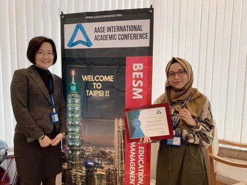 IBMBA, NSYSU &  UB Double Degree Student Harisatul Agustin  has won The Best Paper Award at Applied And Science Exchange (AASE) Conference圖片